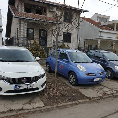Apartmani Diksi Zrenjanin Esterno foto