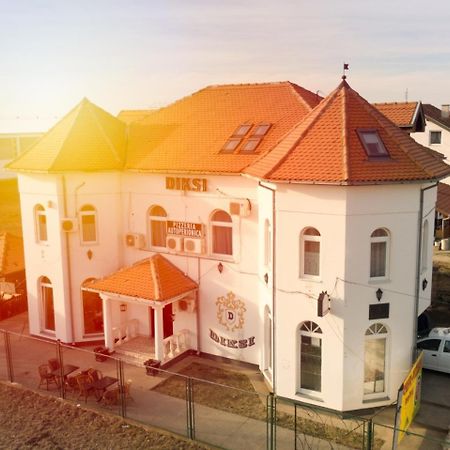Apartmani Diksi Zrenjanin Esterno foto