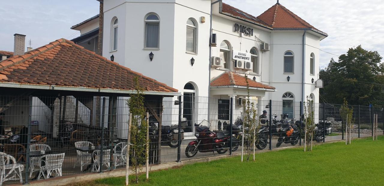 Apartmani Diksi Zrenjanin Esterno foto
