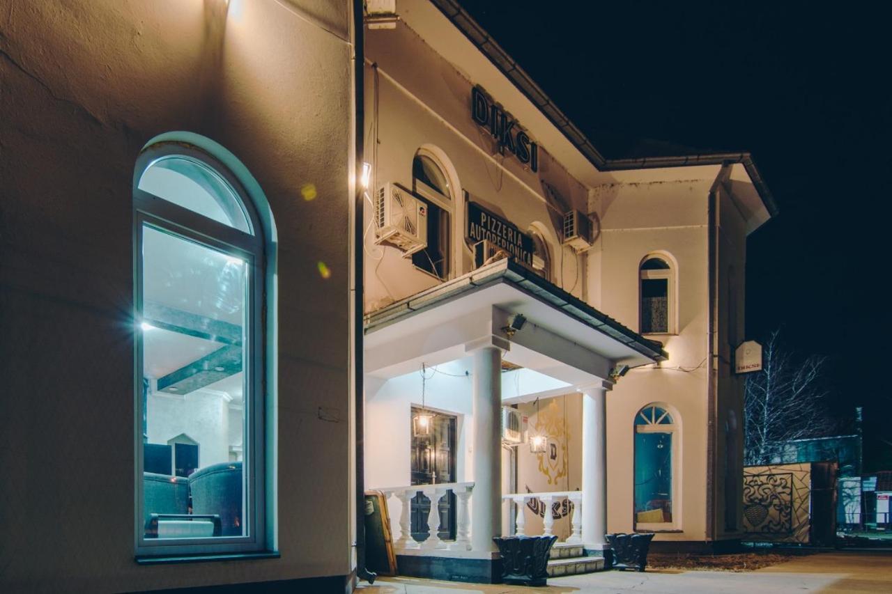 Apartmani Diksi Zrenjanin Esterno foto
