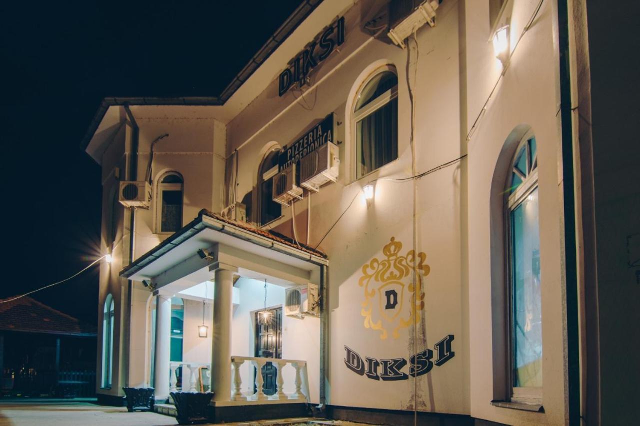 Apartmani Diksi Zrenjanin Esterno foto