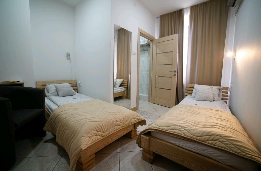 Apartmani Diksi Zrenjanin Esterno foto