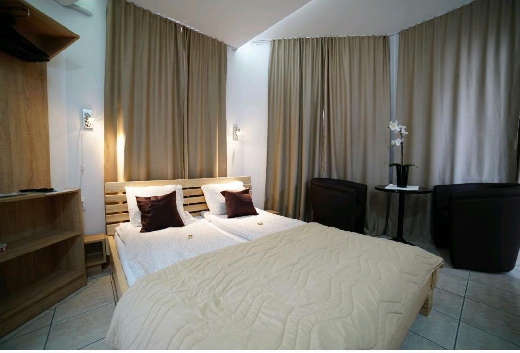 Apartmani Diksi Zrenjanin Esterno foto