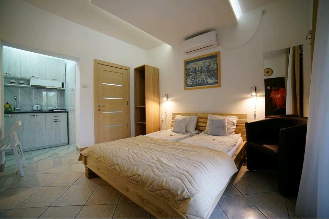 Apartmani Diksi Zrenjanin Esterno foto
