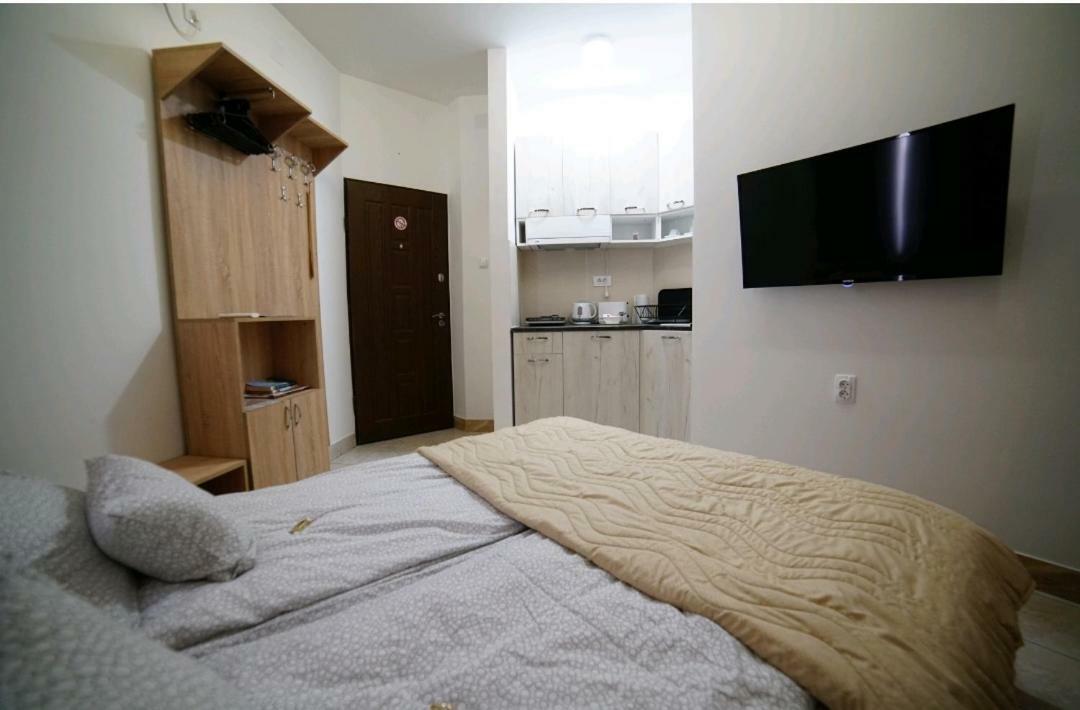 Apartmani Diksi Zrenjanin Esterno foto