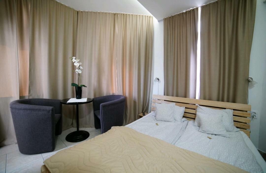 Apartmani Diksi Zrenjanin Esterno foto