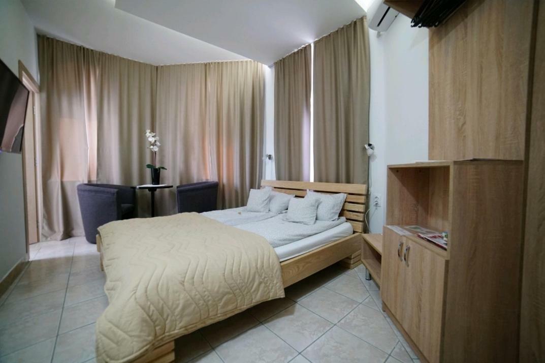 Apartmani Diksi Zrenjanin Esterno foto