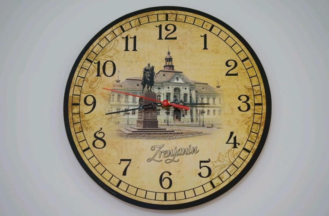 Apartmani Diksi Zrenjanin Esterno foto