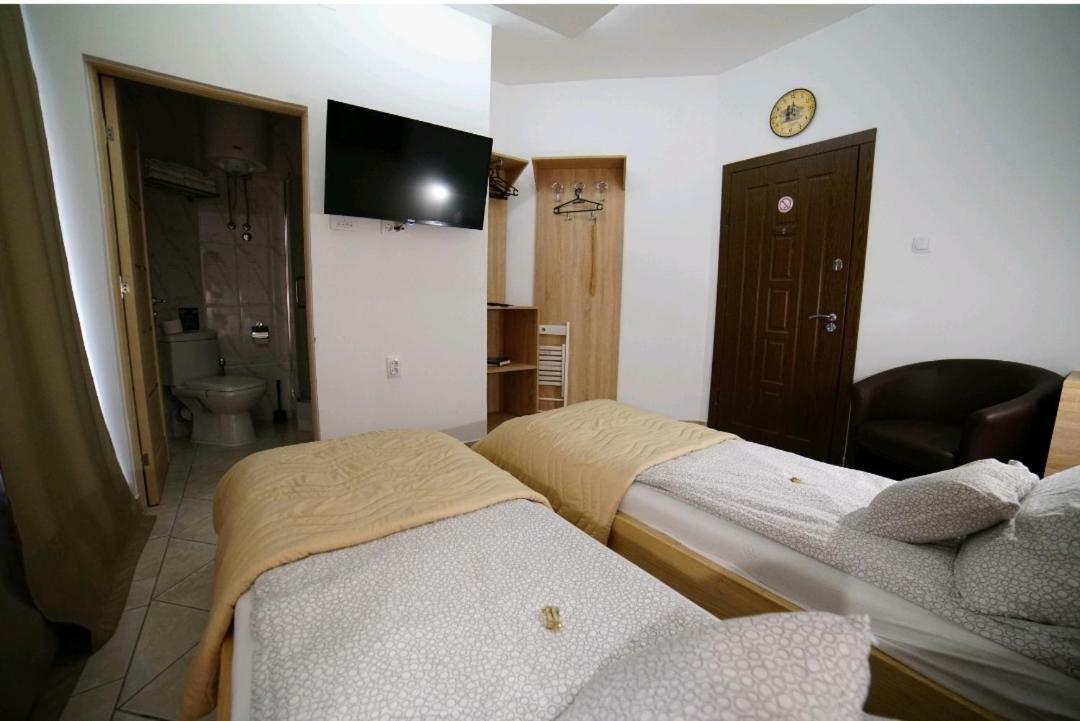 Apartmani Diksi Zrenjanin Esterno foto